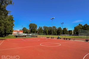 Просторная квартира-студия с современной планировкой в Даугавгриве