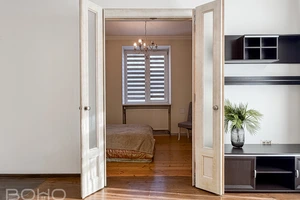 Atmosfērisks trīsistabu dzīvoklis ar terasi Vecmīlgrāvī