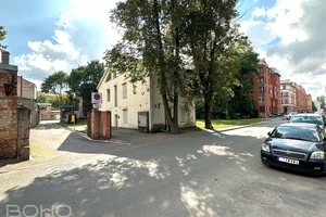 Светлые помещения под творческую деятельность рядом с Островным мостом