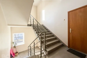 Комфортабельная и просторная двухкомнатная квартира в Баложи