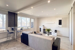 Просторная квартира-студия с современной планировкой в Даугавгриве