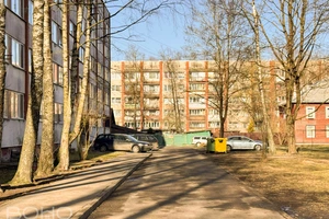 Просторная квартира-студия с современной планировкой в Даугавгриве