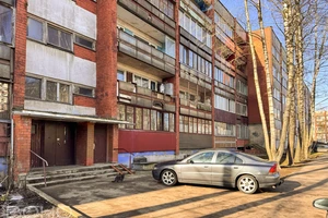 Просторная квартира-студия с современной планировкой в Даугавгриве