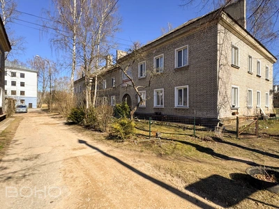 Augstie griesti un plašums divistabu dzīvoklī