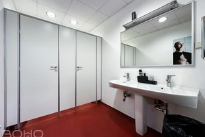 Mājīgas biroja telpas modernā ēkā stratēģiski izdevīgā vietā