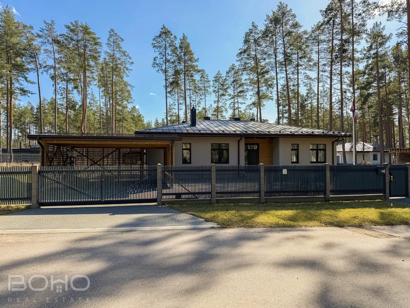 Mūsdienīga premium klases māja ciematā Marsili