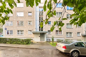 Ļoti mājīgs, kārtīgs dzīvoklis ar privātu pagraba telpu un burvīgu jūras, dabas tuvuma un attīstītas infrastruktūras apvienojumu. 
